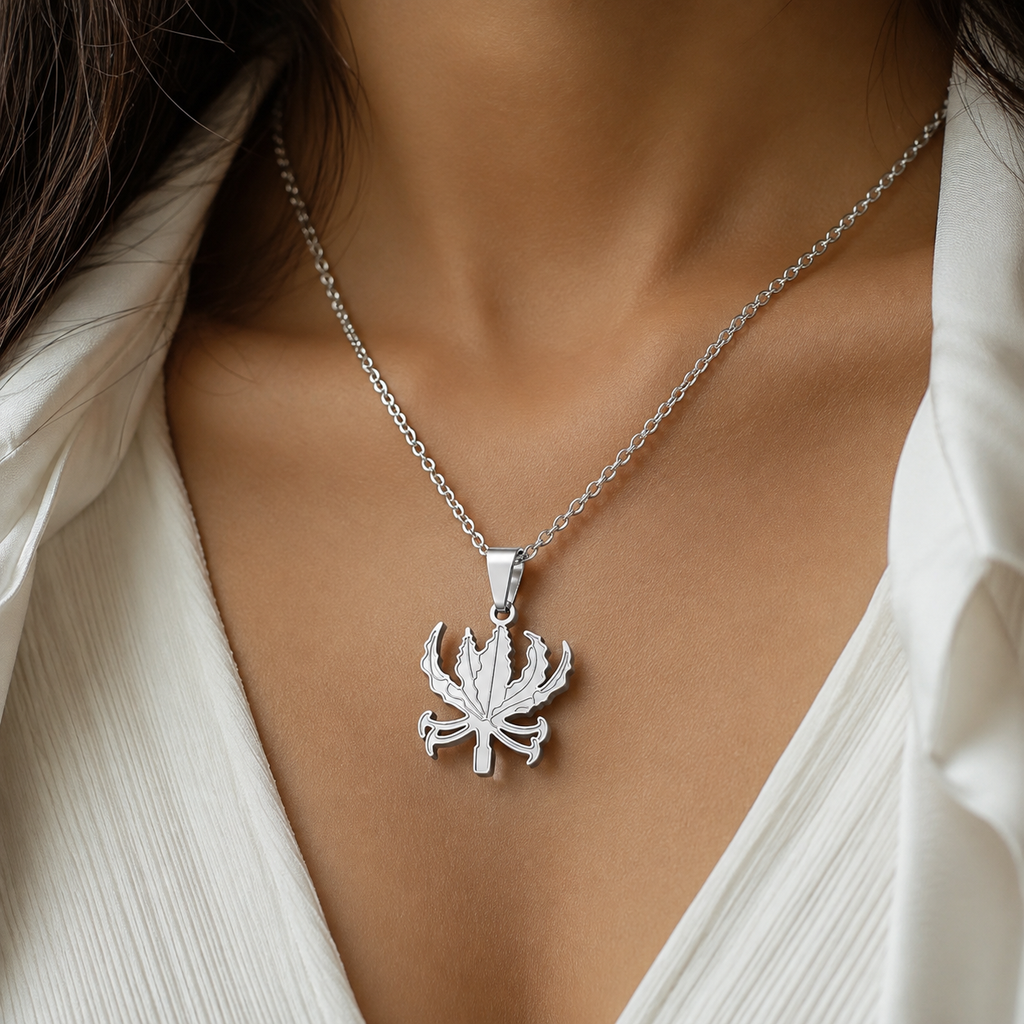 Karthigai flower pendant and chain (Gloriosa lily)silver கார்த்திகை பூ சங்கிலி மற்றும் pendant சில்வர்